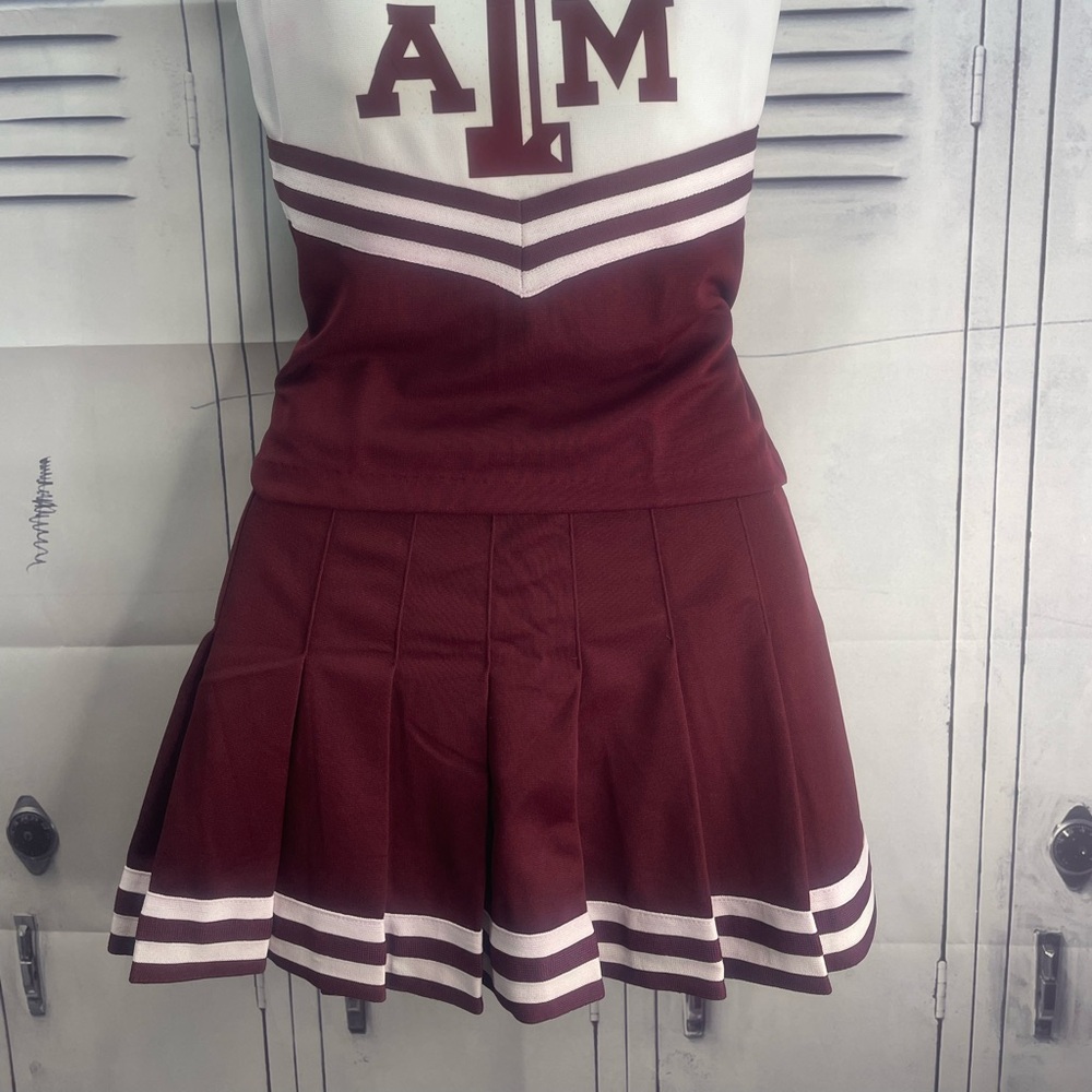 Texas A&M Cheerleading uniform - Picture 3 of 4